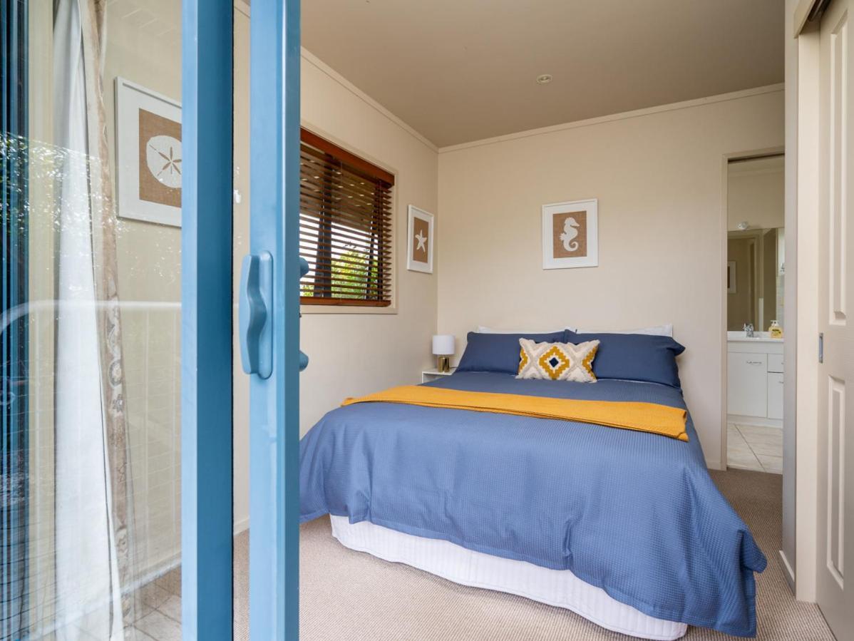 Oceans 8 - Mangawhai Heads Holiday Home Exterior photo