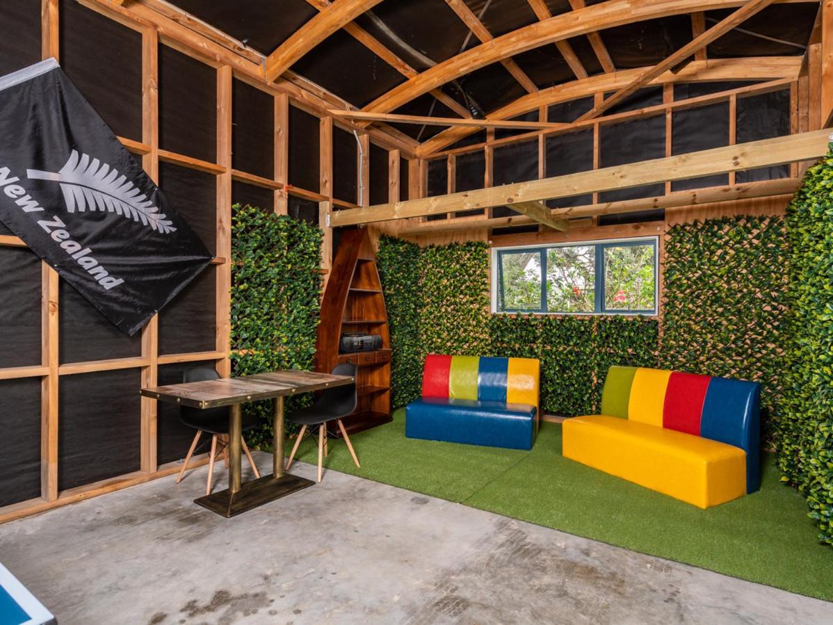 Oceans 8 - Mangawhai Heads Holiday Home Exterior photo