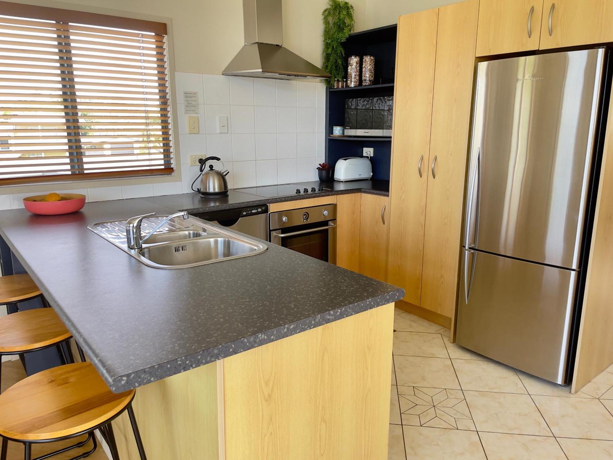 Oceans 8 - Mangawhai Heads Holiday Home Exterior photo
